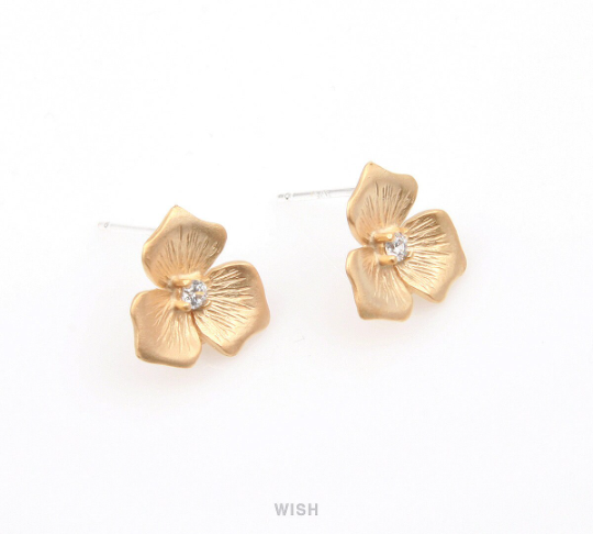 Flower with Cubic Zirconia Stud Earrings in Matte Gold, CZ Flower Ear Studs / MMG-261-E