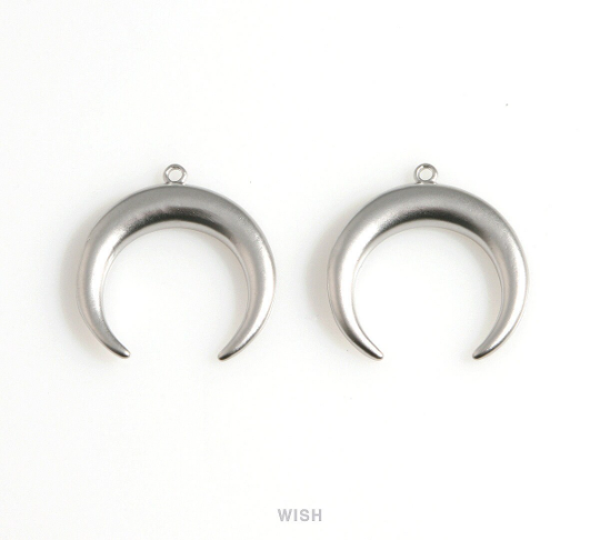 Horn Pendants in Matte Rhodium, Horn Charms / MMRH-602-P