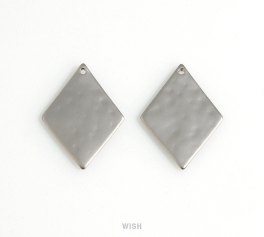 Hammered Diamond Charm in Matte Rhodium, Hammered Rhombus Pendants / MMRH-633-P