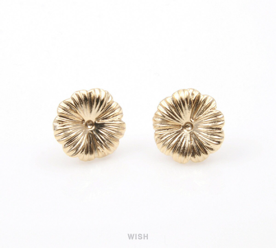 Flower Stud Earrings in Matte Gold, Cosmos Ear Studs / MMG-304-E
