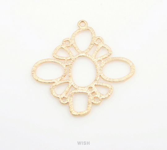 Flower Pattern Pendants in Matte Gold, Flowers Theme Charms / MMG-186-P