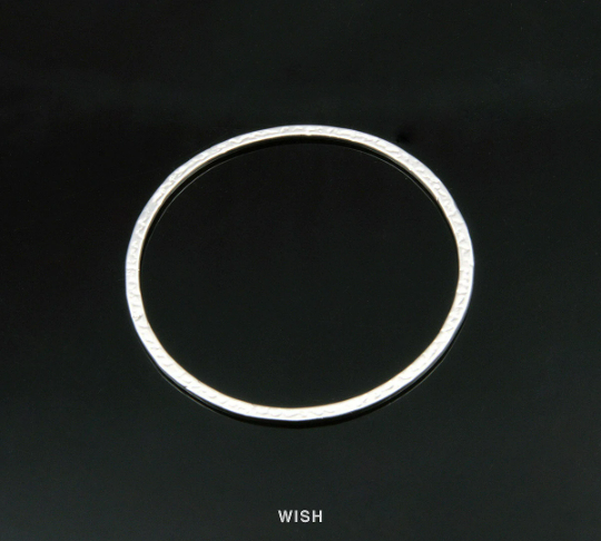 Open Circle Pendants in Matte Gold, Circle Outline Charms / MMG-193-P