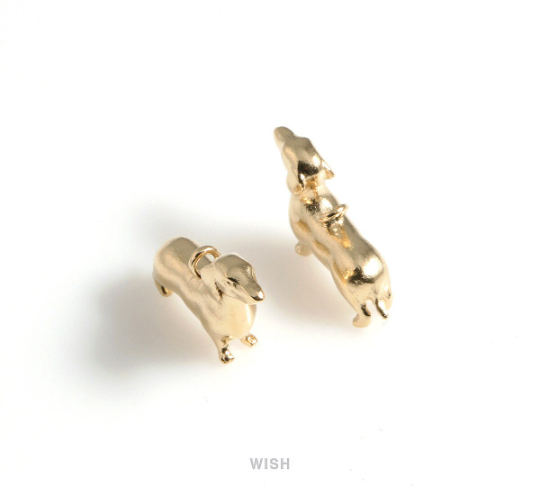 Dachshund Pendants in Matte Gold, Sausage Dog Charm / MMG-566-P