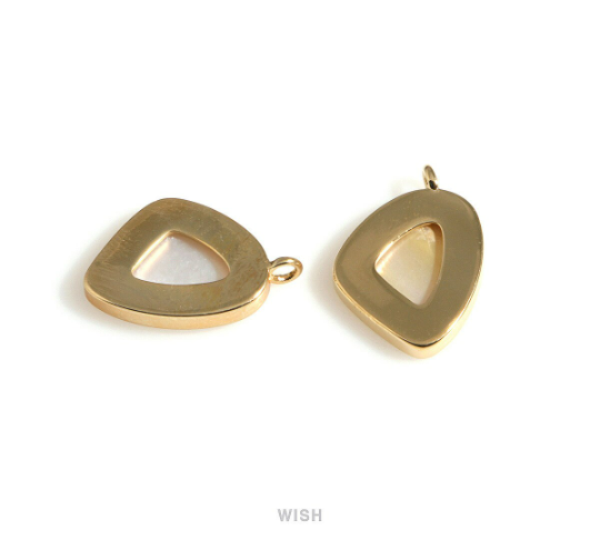 Mother of Pearl Bell Shaped Charm in Gold, Bell Shape Pearl Pendant / SPLG-712-P