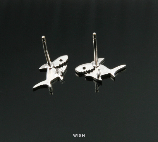 Shark Stud Earrings in Matte Rhodium, Shark Ear Post / MMRH-241-E