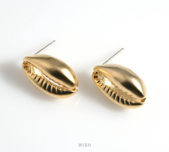 Cowry Seashell Stud Earrings in Matte Gold, Cowry Shell Earrings / MMG-591-E