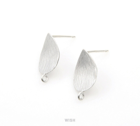 Flower Petal Stud Earrings in Matte Gold, Petal studs/ MMG-273-E