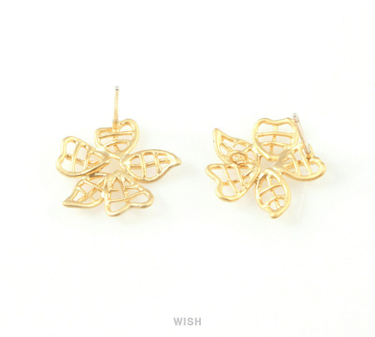Flower Stud Earrings in Matte Gold, Flower Ear Studs /MMG-425-E