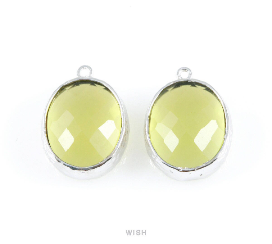 Apple Faceted Glass Charms in Gold, Framed Oval Pendant / GAPG-009-P