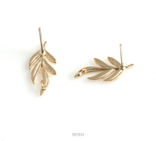 Rosemary Stud Earrings in Matte Gold, Herb Leaf Ear Studs / MMG-492-E