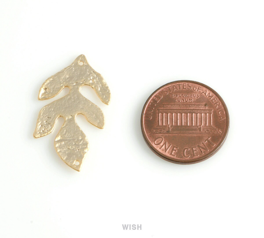Hammered Leaves Pendant in Matte Gold, Hammered Leaves Charm / MMG-445-P