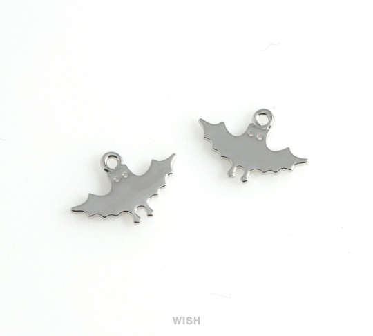 Bat Pendants in Gold, Halloween Bat Charm / MG-468-P