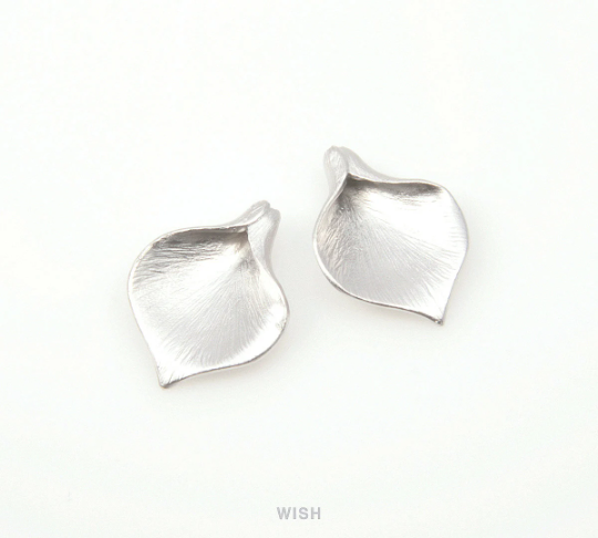 Small Calla Petal Pendants in Matte Gold, Stripe Calla Leaf Charm / MMG-133-P (Small)