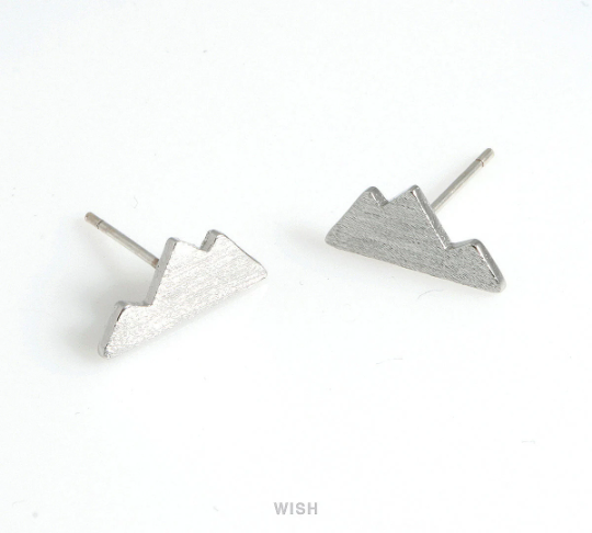 Mountain Stud Earrings in Matte Gold, 3 Peak Mountain Ear Studs / MMG-489-E