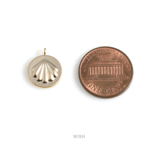Seashell on Coin in Matte Rhodium, Scallop in Coin Charm / MMRH-553-P