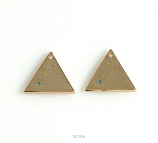 Triangle Charm with a Turquoise in Matte Gold, Triangle Pendant / MMG-669-P