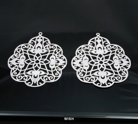 Gothic Theme Pendants in Gold, Gothic Charm / MG-150-P