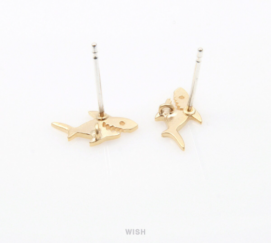 Shark Stud Earrings in Matte Rhodium, Shark Ear Post / MMRH-241-E