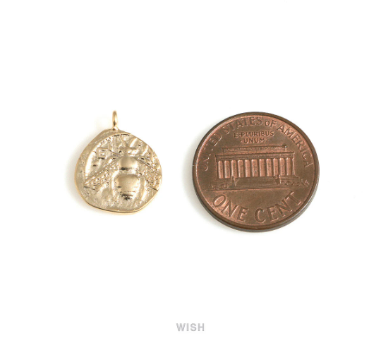Honey Bee on Hammered Coin Pendants in Matte Gold, Honey Bee Coin Charms / MMG-701-P