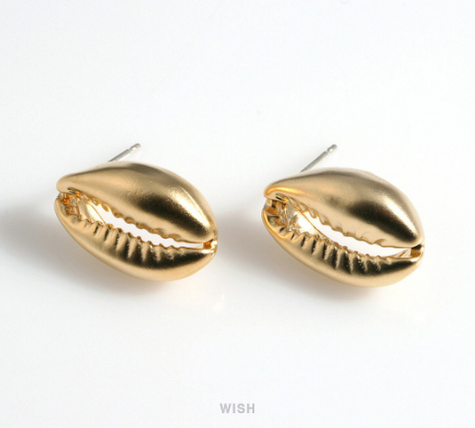 Cowry Seashell Stud Earrings in Matte Gold, Cowry Shell Earrings / MMG-591-E