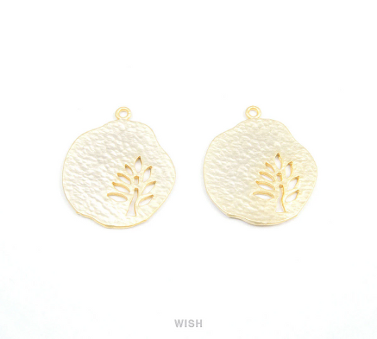 Tree in Pear Pendants in Matte Gold, Oak in Pear Charms / MMG-083-P (Medium)