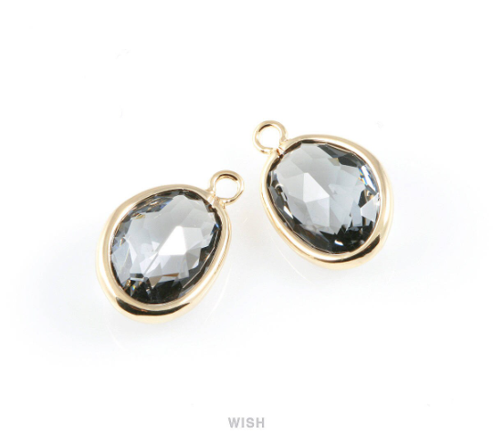 Gray Pear Glass Charm in Gold, Glass Framed Pendant / GGYG-040-P