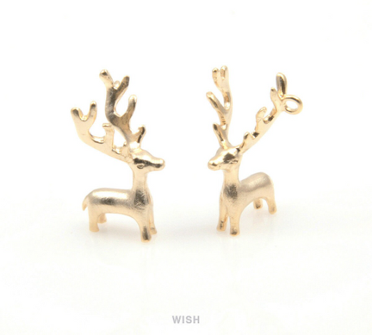 Reindeer Pendants in Matte Gold, Solid Reindeer Charm / MMG-190-P