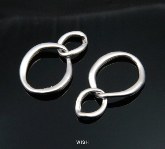 Crooked Circle Pendants in Matte Rhodium, Linked Rings Charms / MMRH-142-P