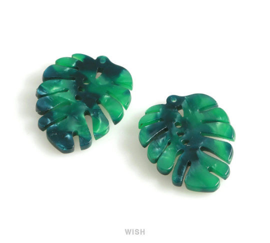 Green Monstera Leaf Pendants, Monstera Leaf Charm / PGR-110-P