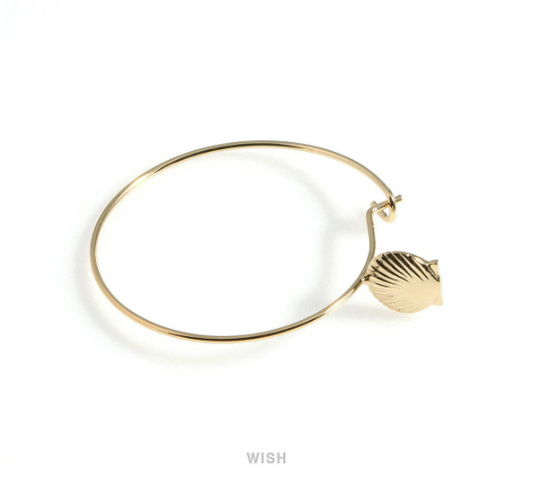 Hoop Earrings with seashell in Gold, Scallop Shell Hoop Earrings /FG-044-E