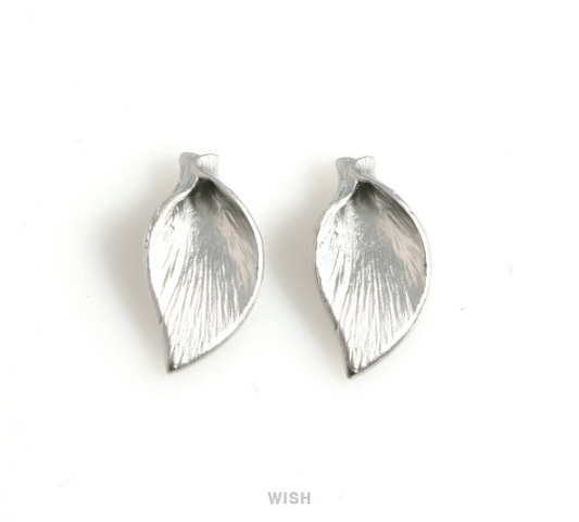Small Lily Petal Pendants in Matte Rhodium, Lily Charm / MMRH-347-P (4pcs)