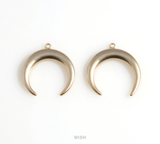 Horn Pendants in Matte Gold, Horn Charms / MMG-602-P