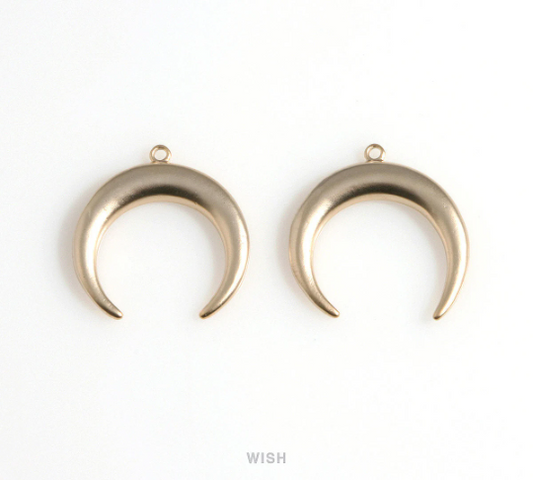 Horn Pendants in Matte Gold, Horn Charms / MMG-602-P