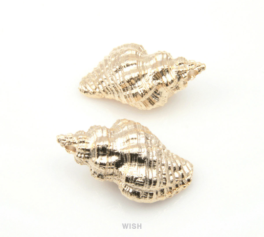 Seashell Pendant in Matte Gold, Seashell Necklace Charm / MMG-214-P