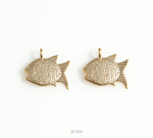 Fish Charm in Matte Gold, Fish Pendant / MMG-681-P