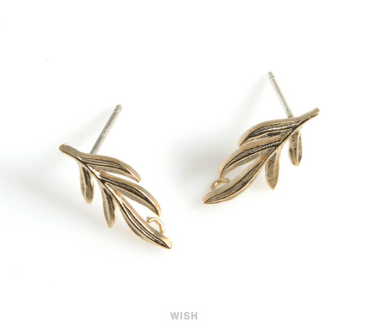 Rosemary Stud Earrings in Matte Gold, Herb Leaf Ear Studs / MMG-492-E