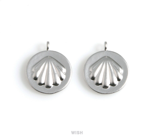 Seashell on Coin in Matte Rhodium, Scallop in Coin Charm / MMRH-553-P
