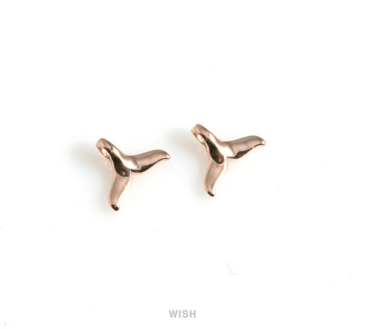 Small Whale Tail Pendant in Rose Gold, Mermaid Tail Charm / MRG-550-P