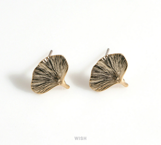 Ginkgo Leaf Stud Earrings in Matte Gold, Textured Ginkgo Leaf Earrings / MMG-636-E