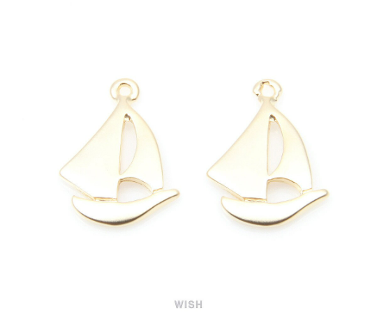 Yacht Pendants in Matte Gold, Boat Charms /MMG-011-P(4pcs)