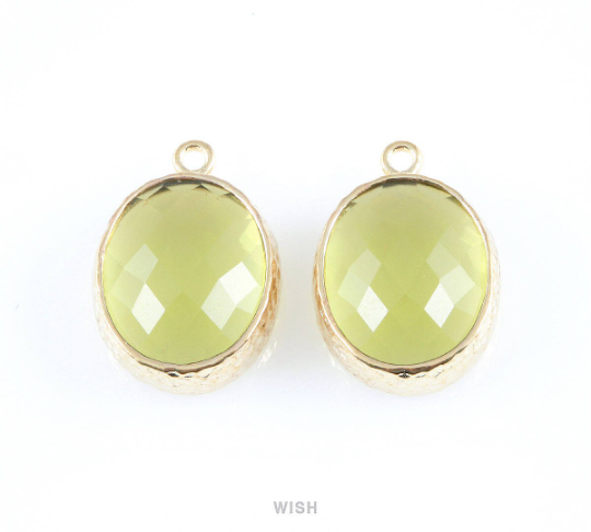 Apple Faceted Glass Charms in Gold, Framed Oval Pendant / GAPG-009-P