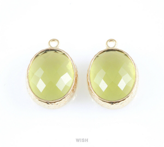 Apple Faceted Glass Charms in Gold, Framed Oval Pendant / GAPG-009-P
