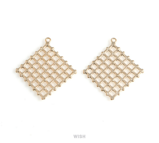 Diamond Pattern Pendants in Matte Gold, Diamond Shaped Charm / MMG-595-P