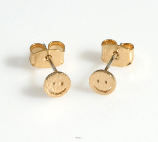 Smile Face Stud Earrings in Matte Gold, Smile Face Earrings / MMG-620-E