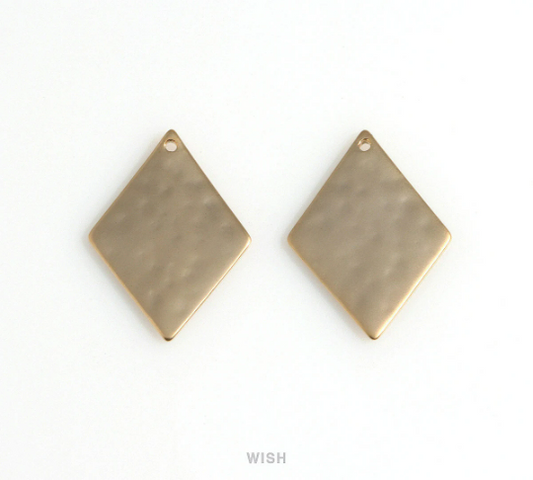 Hammered Diamond Charm in Matte Gold, Hammered Rhombus Pendants / MMG-633-P