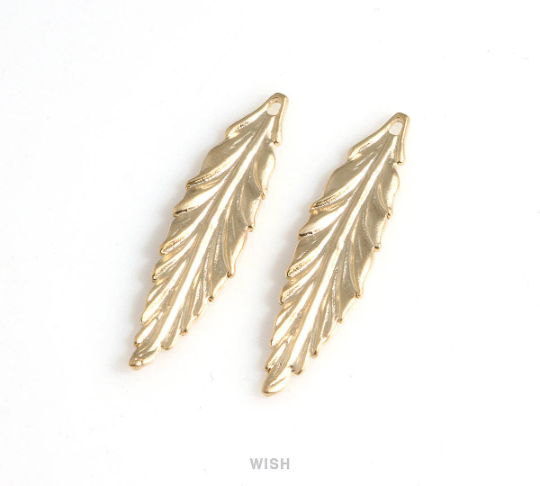Small Feather Pendant in Matte Gold, Textured Feather Charm / MMG-237-P2
