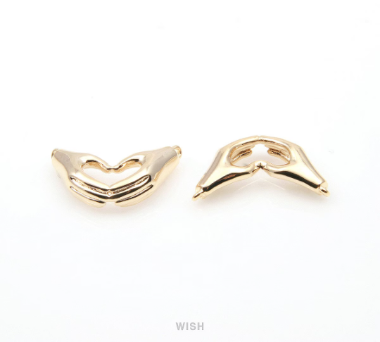 Heart Hands Pendant in Gold, Heart Hands Charm /  MG-285-P