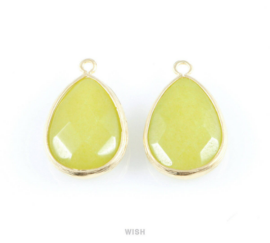 Peridot Faceted Synthetic Stone Charms in Matte Gold, Framed Teardrop Pendant / SPDMG-010-P