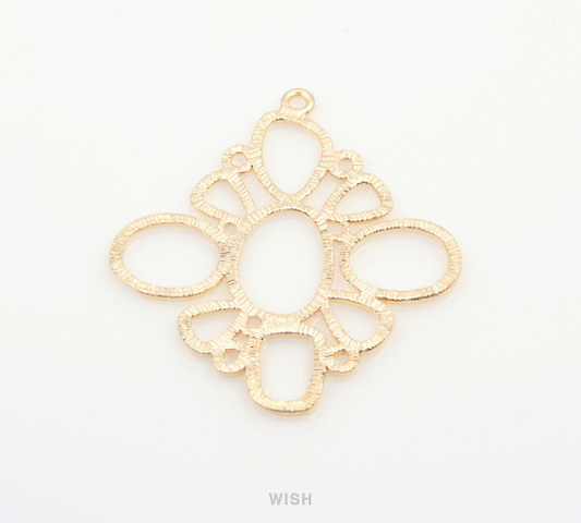 Flower Pattern Pendants in Matte Gold, Flowers Theme Charms / MMG-186-P