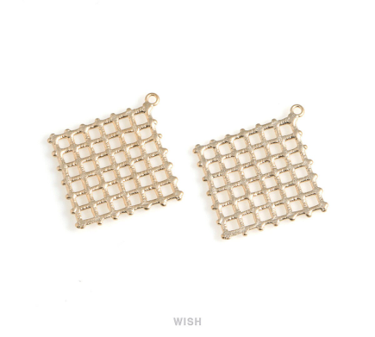 Diamond Pattern Pendants in Matte Gold, Diamond Shaped Charm / MMG-595-P